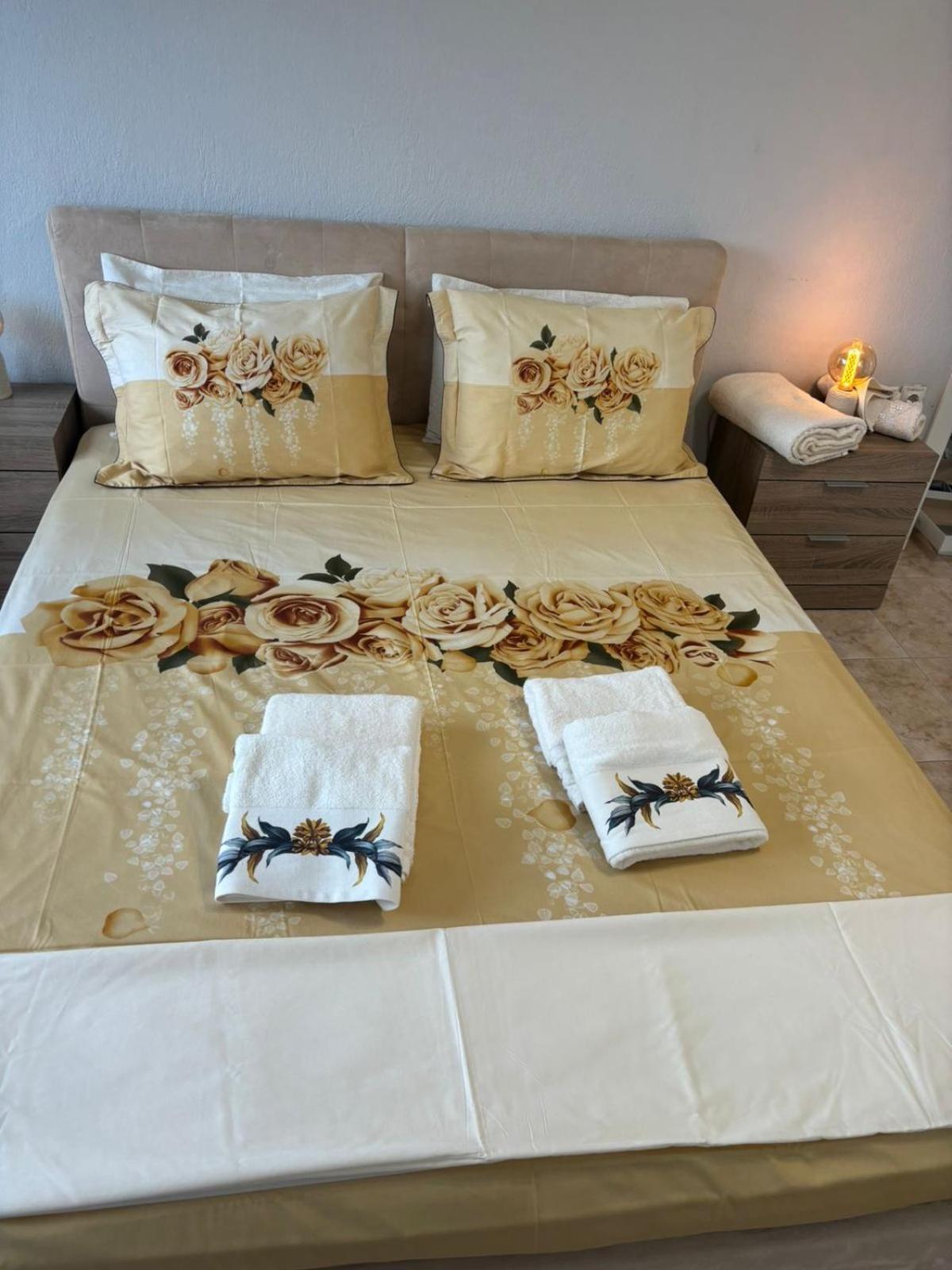Lovely And Sunny Apartament 300M From Beach!! Peraía 외부 사진